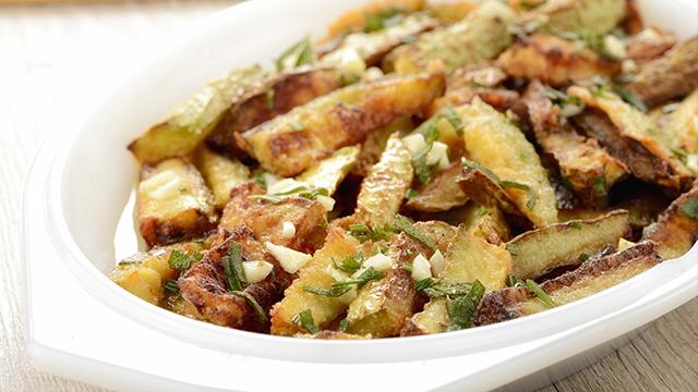 Zucchine In Padella Croccanti Con Aglio E Salvia Ricetta Di Fidelity Cucina