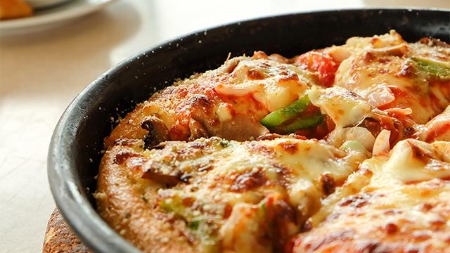 Pizza in padella senza lievitazione - Fidelity Cucina