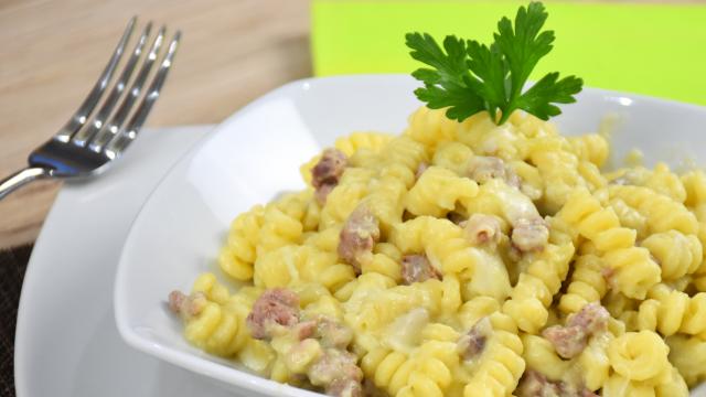 Pasta Con Crema Di Broccoli Salsiccia E Provola Fidelity Cucina